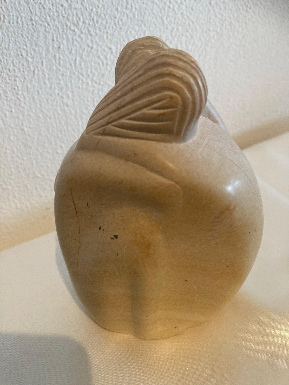 Vintage Modernistisch Beeld Omhelzend Koppel Steen, Groep mensen, Minder dan 20 cm, Ophalen of Verzenden, Handgemaakt