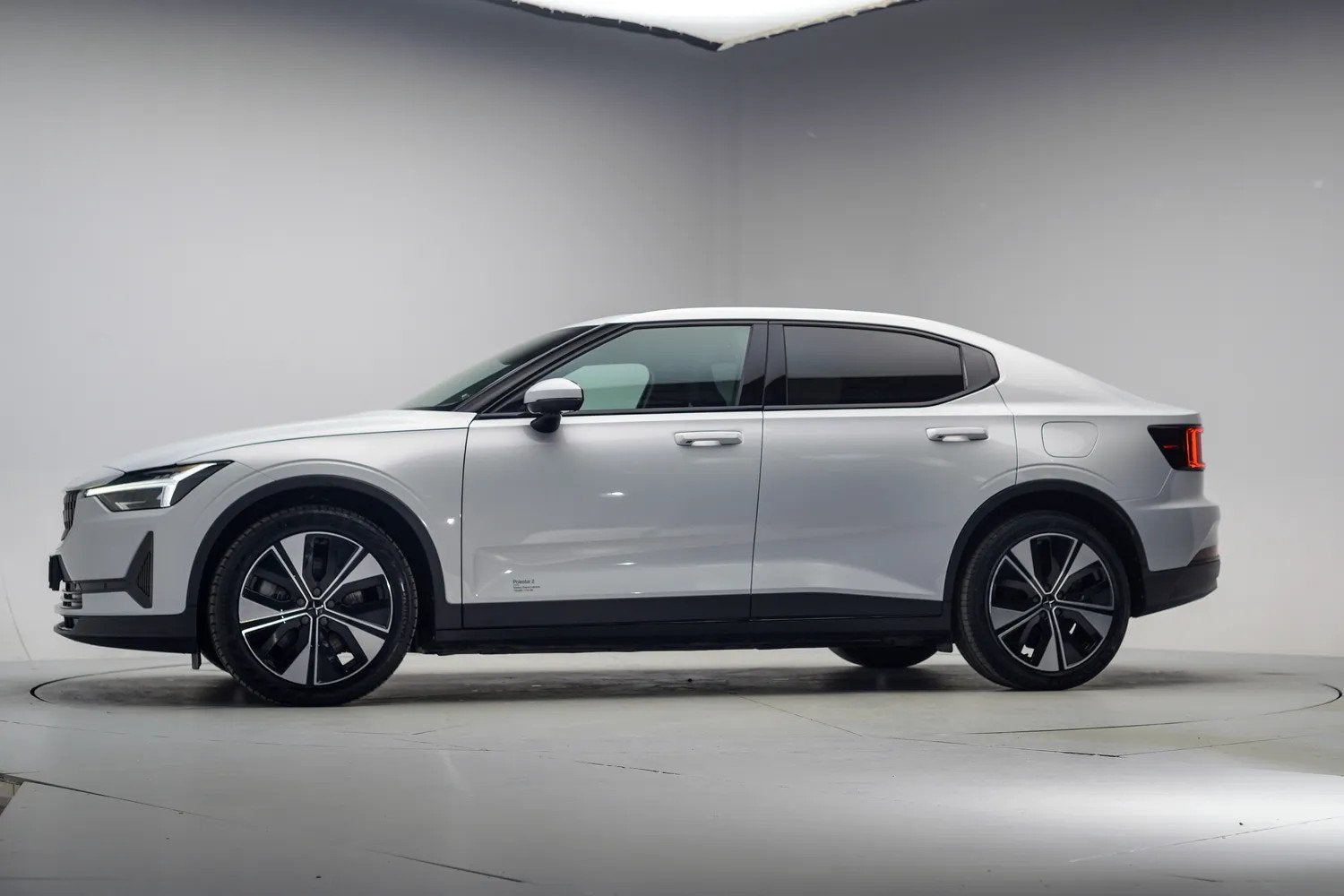 Polestar 2 Long Range Single Motor 78kWh 3 fase [ Panorama L, 0 cilinders, Gebruikt, 495 min, 231 pk