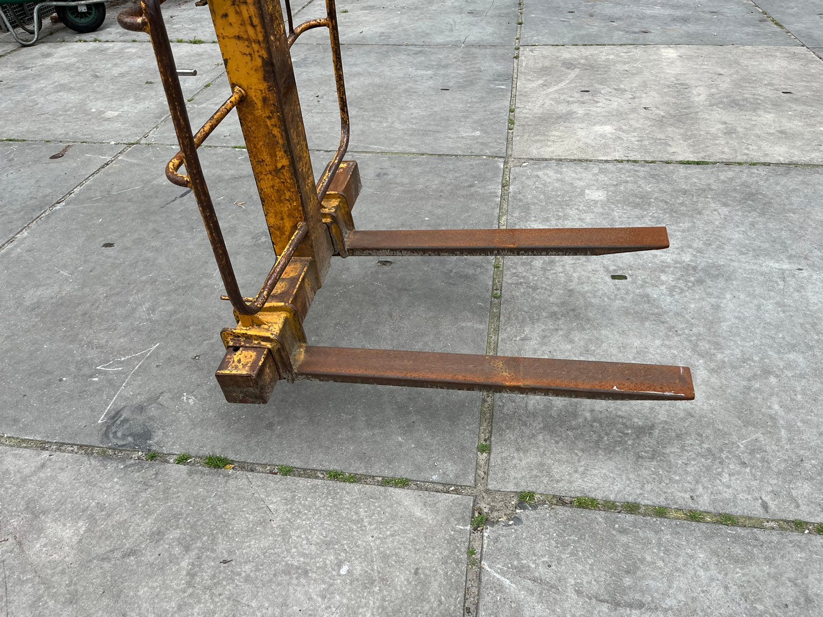 Pallethaak 2000 kg 2 ton verstelbare vorken 1 m. nivellerend, Ophalen, Gebruikt, Handmatig