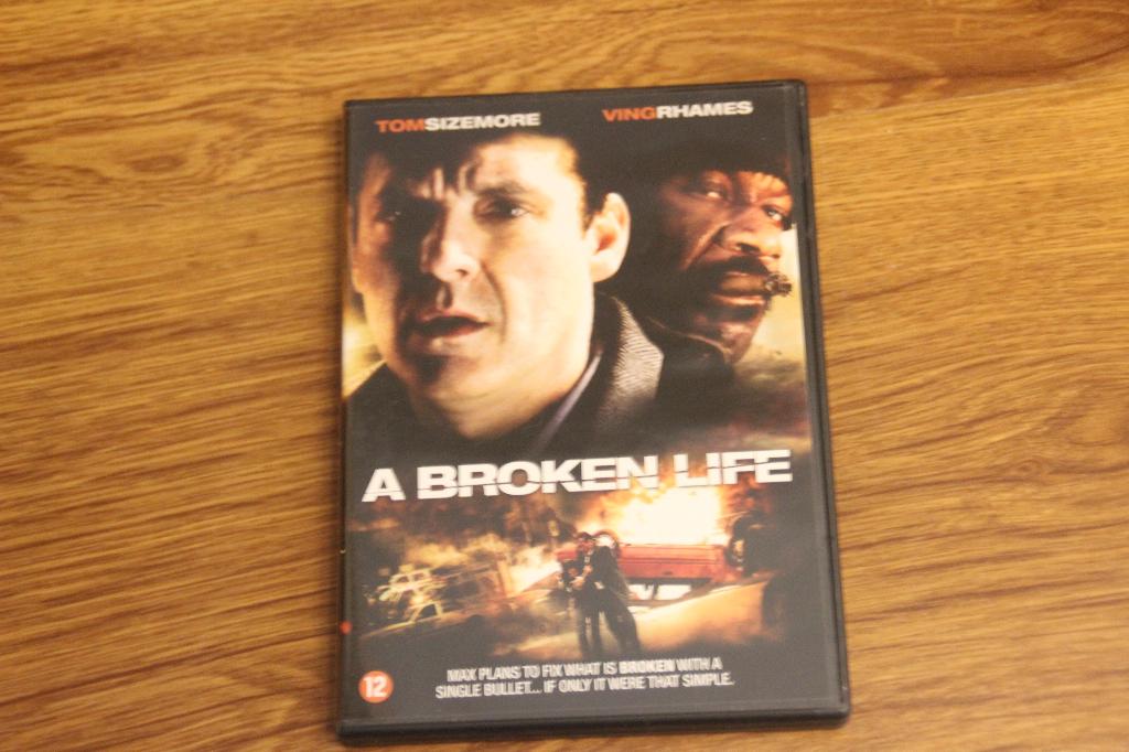 a broken life, Vanaf 12 jaar, Ophalen of Verzenden, Gebruikt, Actie