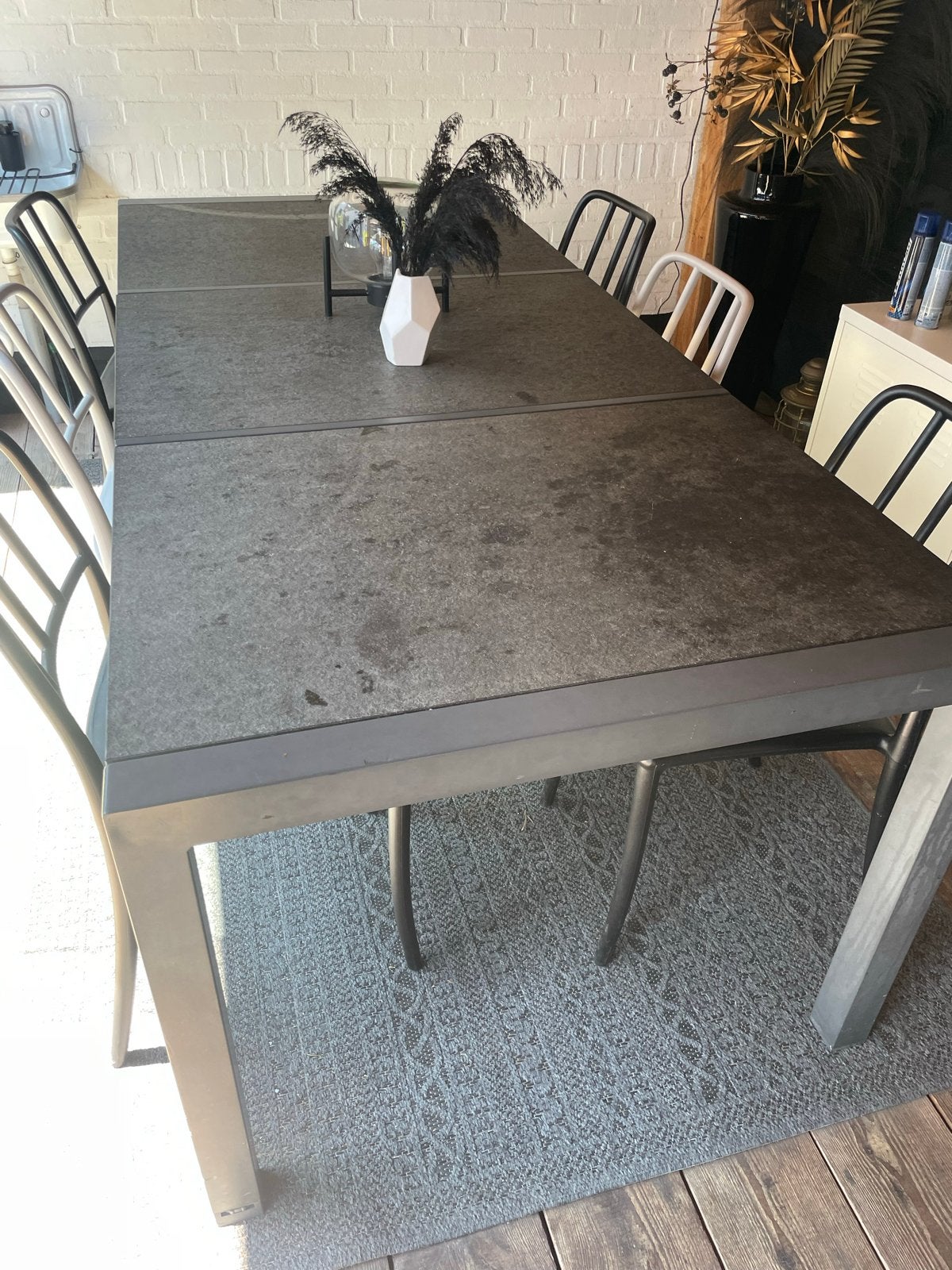 Moderne eettafel met donkergrijs blad, Ophalen, Gebruikt, 50 tot 100 cm, Vijf personen of meer