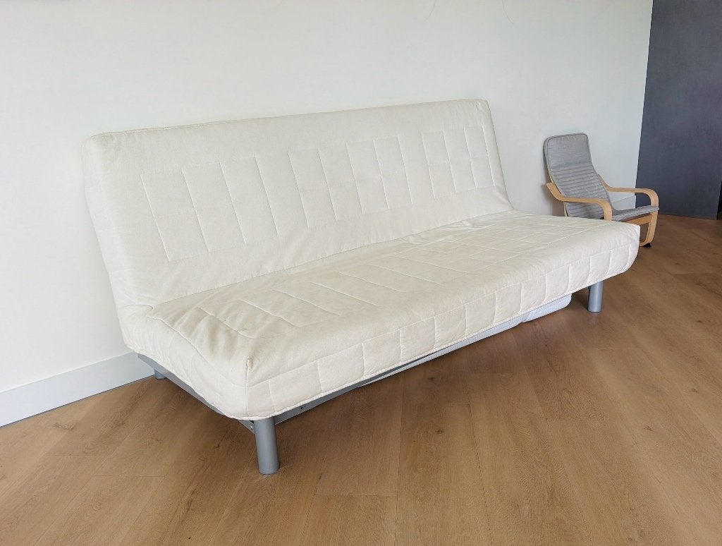 Nette IKEA BEDDINGE slaapbank 140 x 200 cm + 2 kussens, Huis en Inrichting, Ophalen, Tweepersoons, 140 cm, Zo goed als nieuw