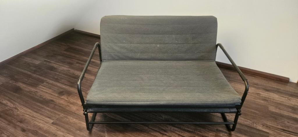 Compact slaapbankje - ideaal voor kleine ruimtes, Ophalen, 190 cm of minder, Zo goed als nieuw, Grijs