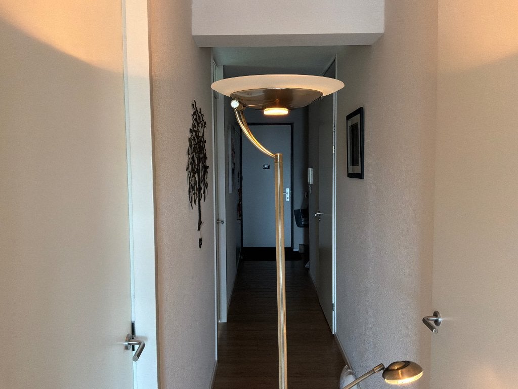 Messing staande vloerlamp, Huis en Inrichting, Ophalen, Zo goed als nieuw, Messing en glas, 150 tot 200 cm