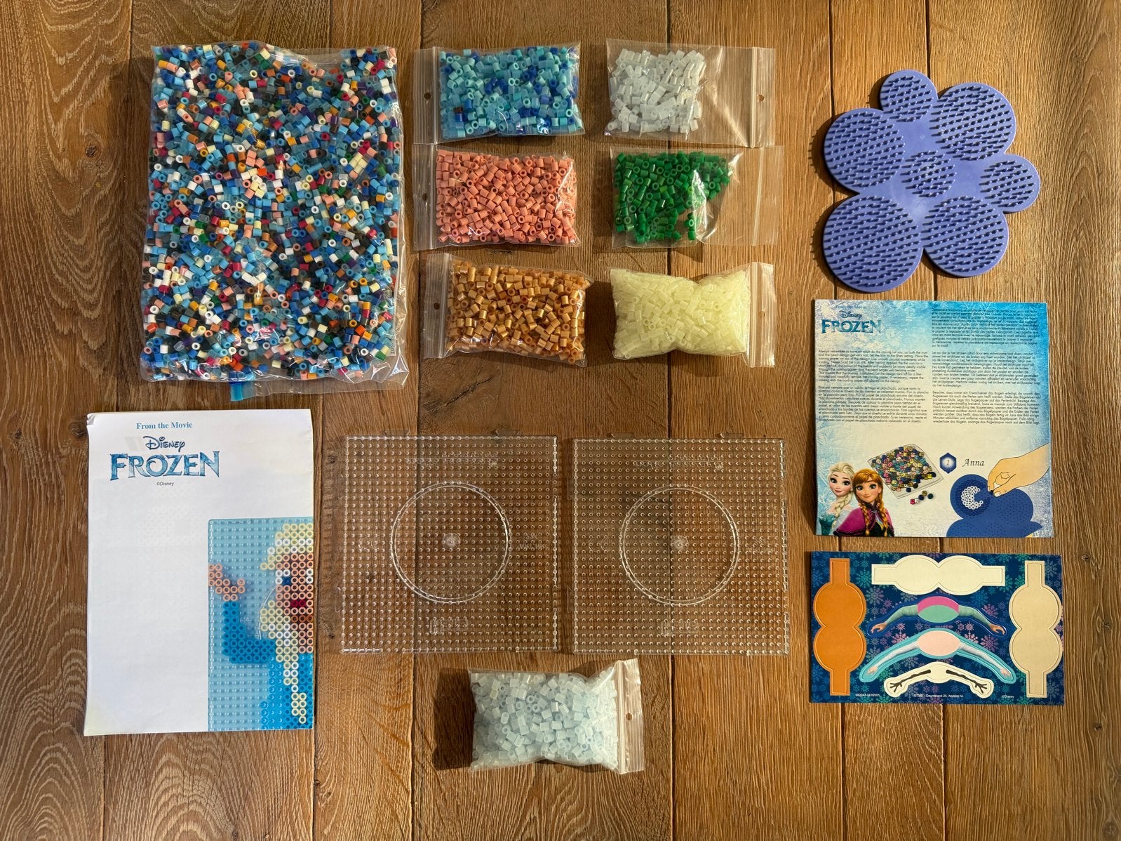 Hama strijkkralen - Disney Frozen 2D en 3D set Anna en Elsa, Ophalen of Verzenden, Zo goed als nieuw, Knutselen
