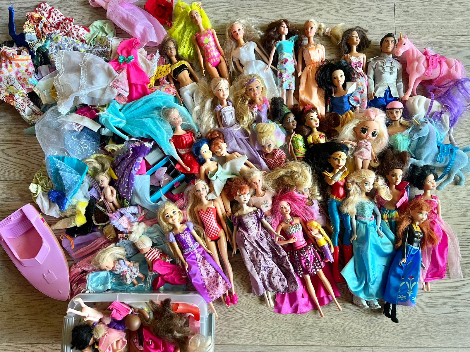 Grote collectie Barbie en Disney poppen met accessoires, Ophalen of Verzenden, Zo goed als nieuw, Barbie