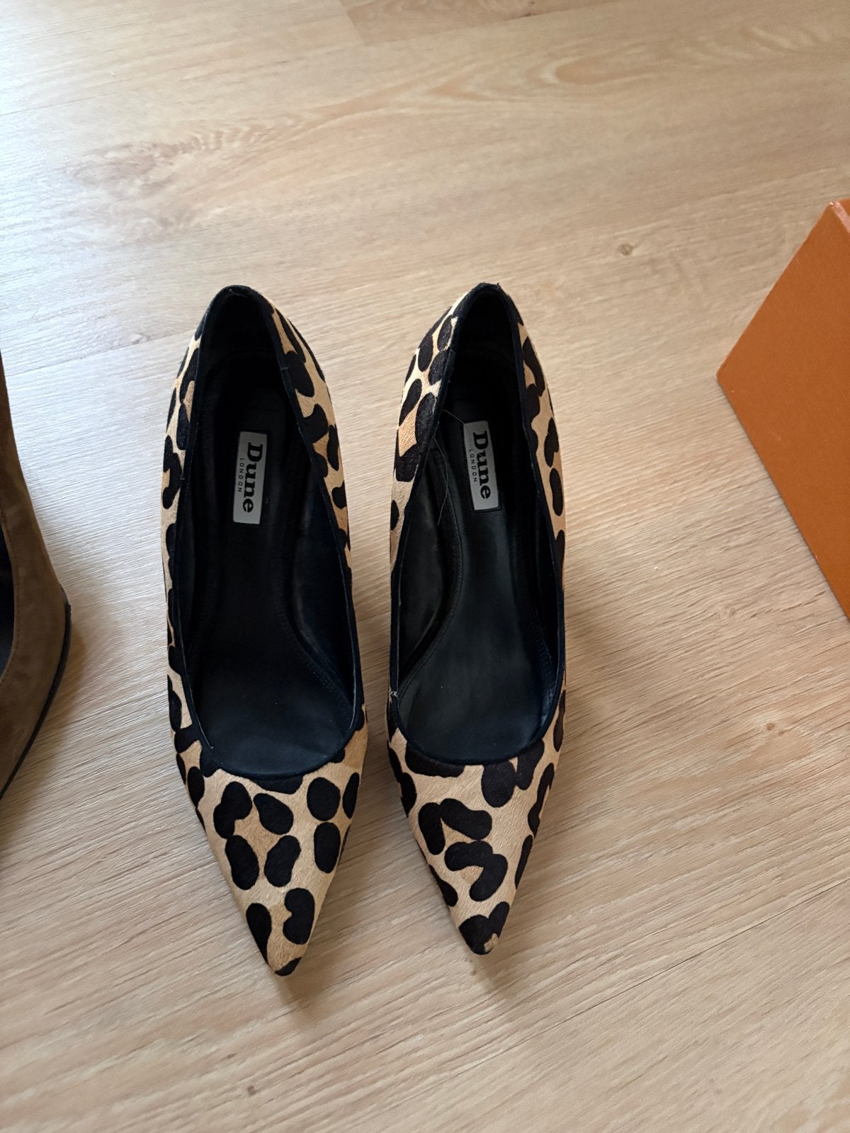Panterprint hakken als nieuw maat 40 merk Dune, Kleding | Dames, Schoenen, Ophalen, Zo goed als nieuw, Bruin, Pumps