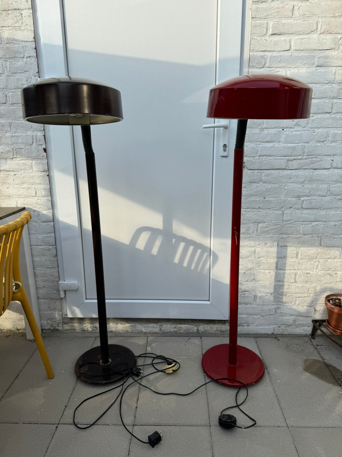 Hala Zeist gooseneck vloerlampen set | 70’s | rood en bruin, Ophalen, Gebruikt, 100 tot 150 cm, Metaal