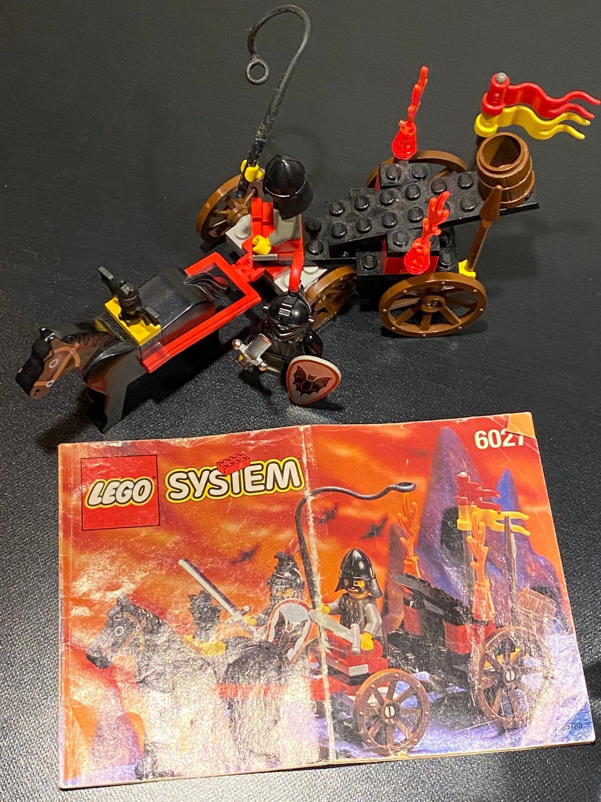 Lego Castle 6027: Dragon Knights Chariot met minifiguren, Gebruikt, Lego, Ophalen of Verzenden, Compleet