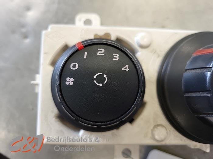 Kachel Bedieningspaneel van een Renault Master, Gebruikt, -, Renault, -