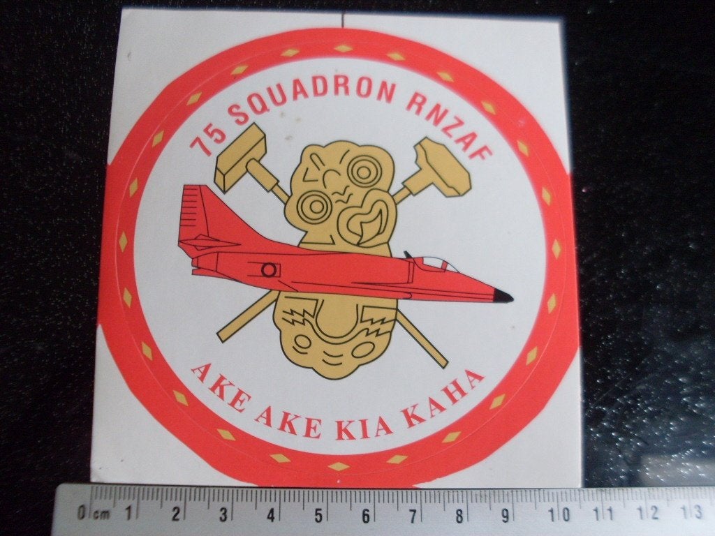 sticker 75 squadron rnzaf ake ake kia kaha logo embleem, Verzenden, Zo goed als nieuw, Bedrijf of Vereniging