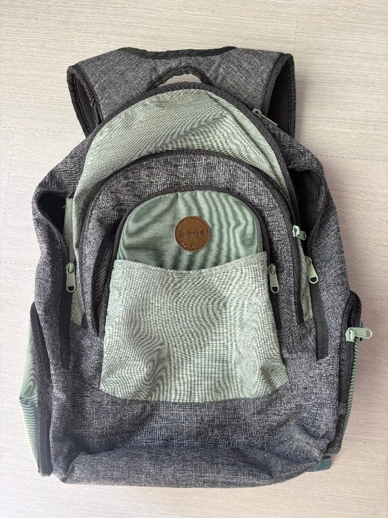 School rugzak merk Dakine groen/grijs, Overige merken, 40 cm of meer, Ophalen of Verzenden, Zo goed als nieuw