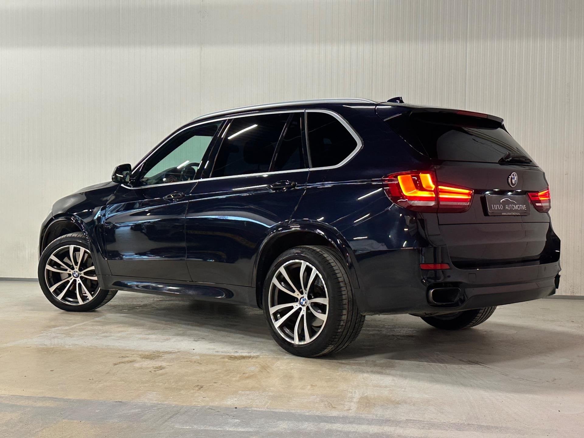 BMW X5 XDrive50i High Executive | PANO | M-SPORT | HUD | HAR, Gebruikt, Zwart, Bedrijf, Vierwielaandrijving