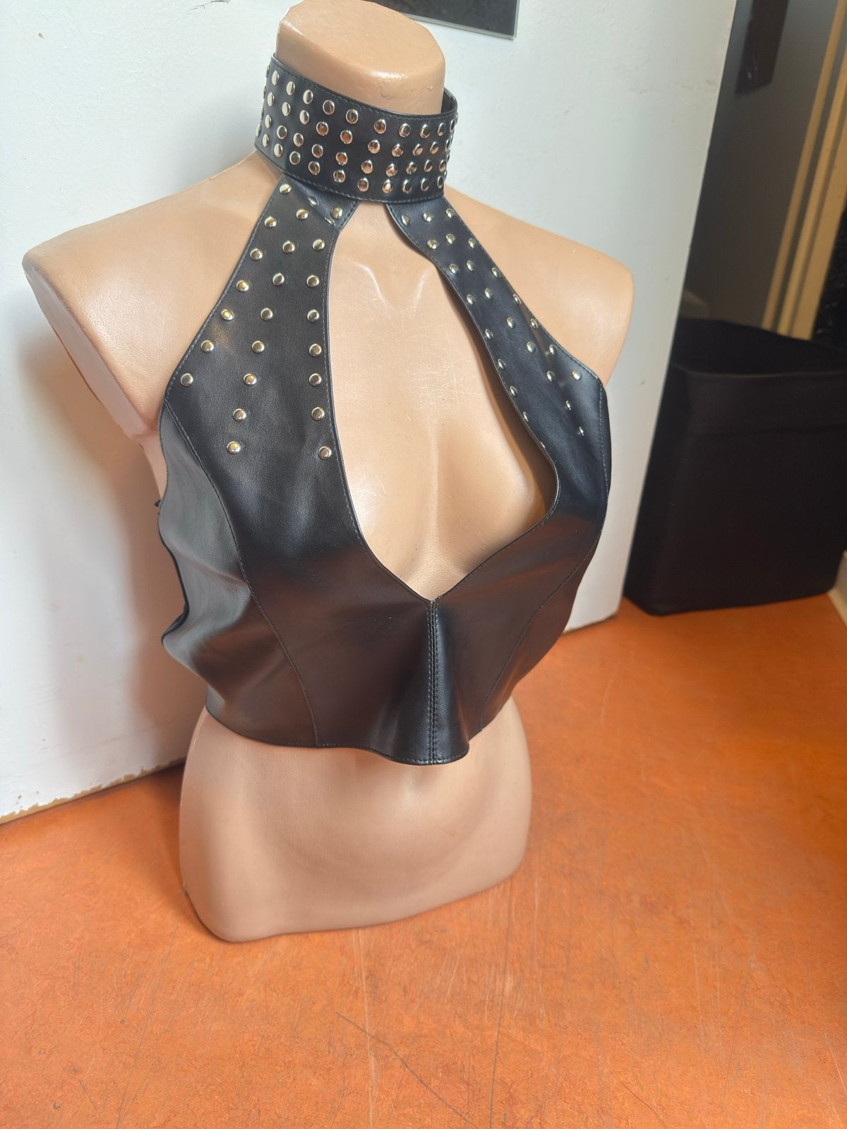 Zwarte FEARLEZZ Haltertop met Studs - Maat M, Kleding | Dames, Maat 38/40 (M), Zwart, Nieuw, Ophalen of Verzenden