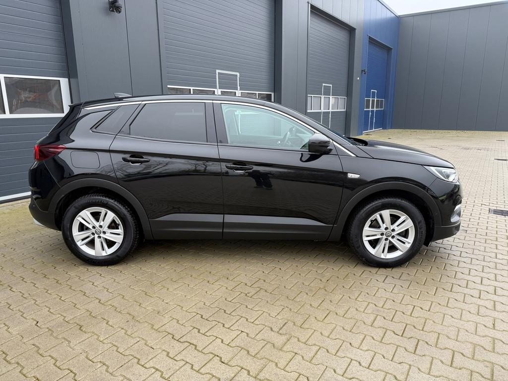 Opel Grandland X Business Elegance - Compleet uitgevoerd., Voorwielaandrijving, Gebruikt, 1199 cc, Leder en Stof