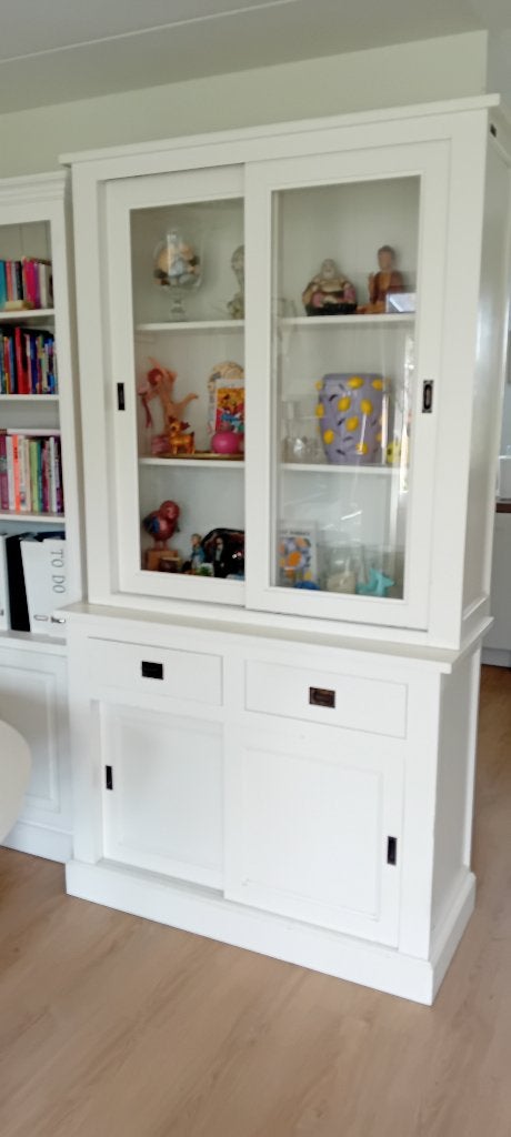 Mooie vitrine kast, Ophalen, 100 tot 150 cm, 200 cm of meer, Met lade(s)