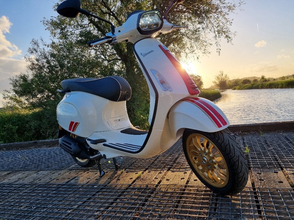 Vespa Sprint Racing Sixties | 45 km/p | 364 km | Nieuwstaat!, Ophalen, Maximaal 45 km/u, Vespa S, 49 cc