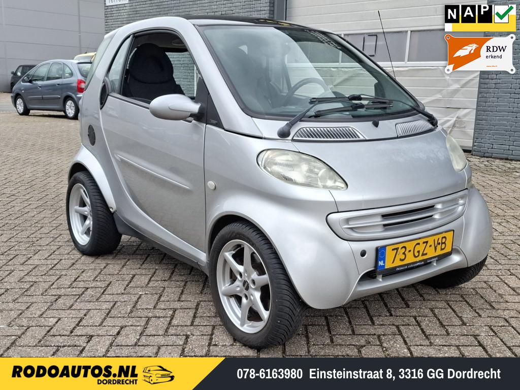 Smart City-Coupé smart & passion Airco/Glazen dak LEES TEKS, Automaat, 18 €/maand, Origineel Nederlands, Bedrijf