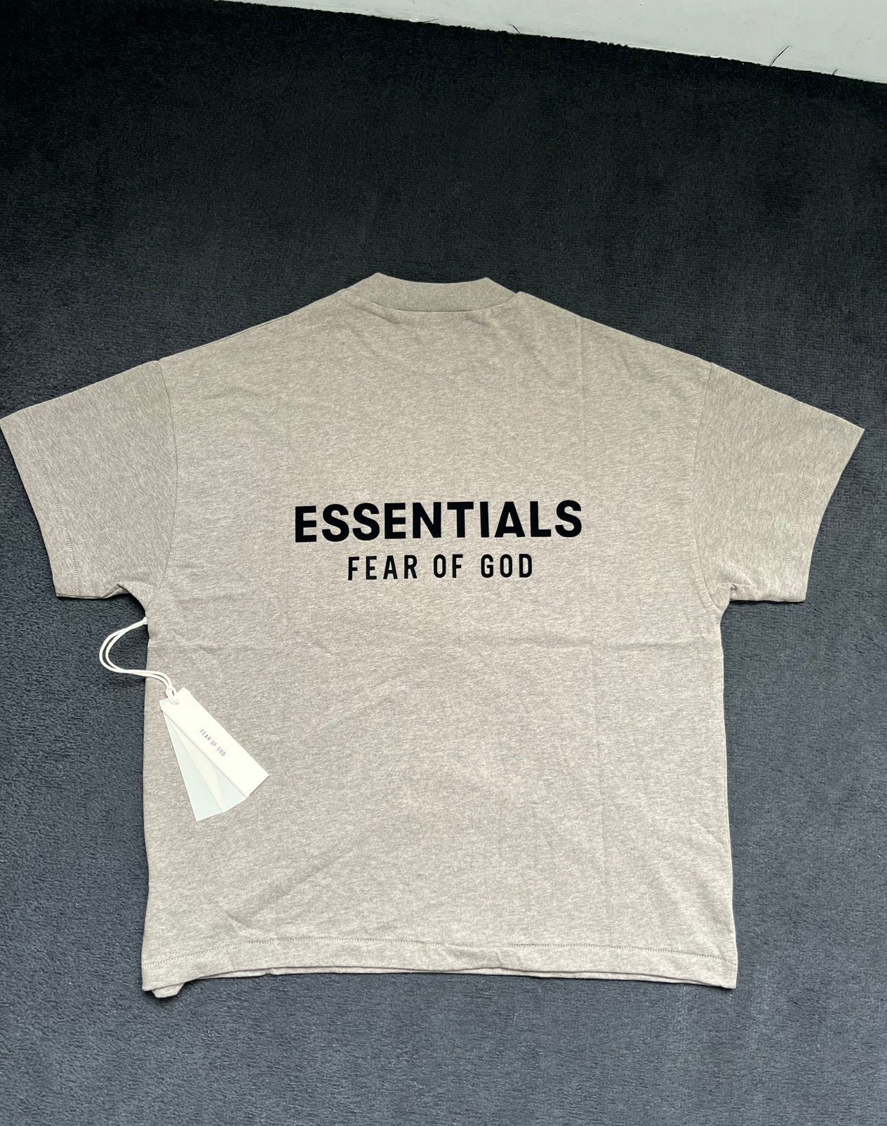 Fear of God Essentials T-shirt - Zo goed als nieuw, Kleding | Heren, Ophalen of Verzenden, Zo goed als nieuw, Maat 48/50 (M), Beige