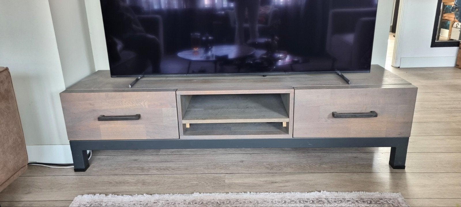 TV meubel gratis, Gebruikt, 150 tot 200 cm, Ophalen of Verzenden, Minder dan 100 cm