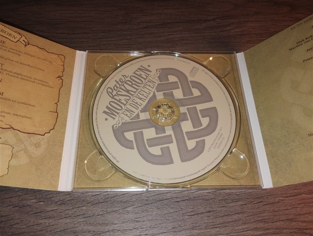 Pater Moeskroen ‎- En De Kelten [Digipack], Ophalen of Verzenden, Zo goed als nieuw, Levenslied of Smartlap