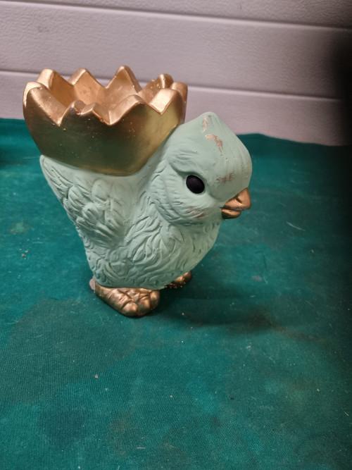 beeld kuiken met gouden eihouder, Verzamelen, Beelden en Beeldjes, Ophalen of Verzenden