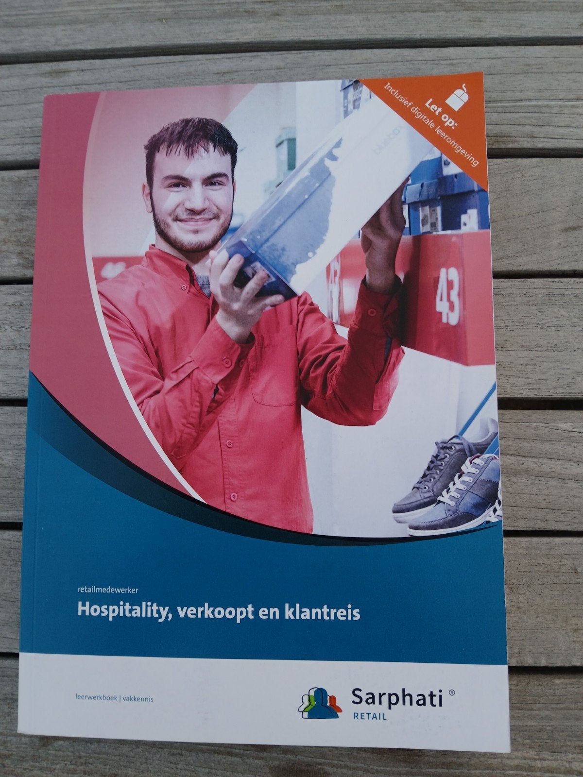 Retail Logistiek en Visual Merchandising (Hoofdstuk 1), Gelezen, Ophalen of Verzenden, Gamma, Sarpati Retail