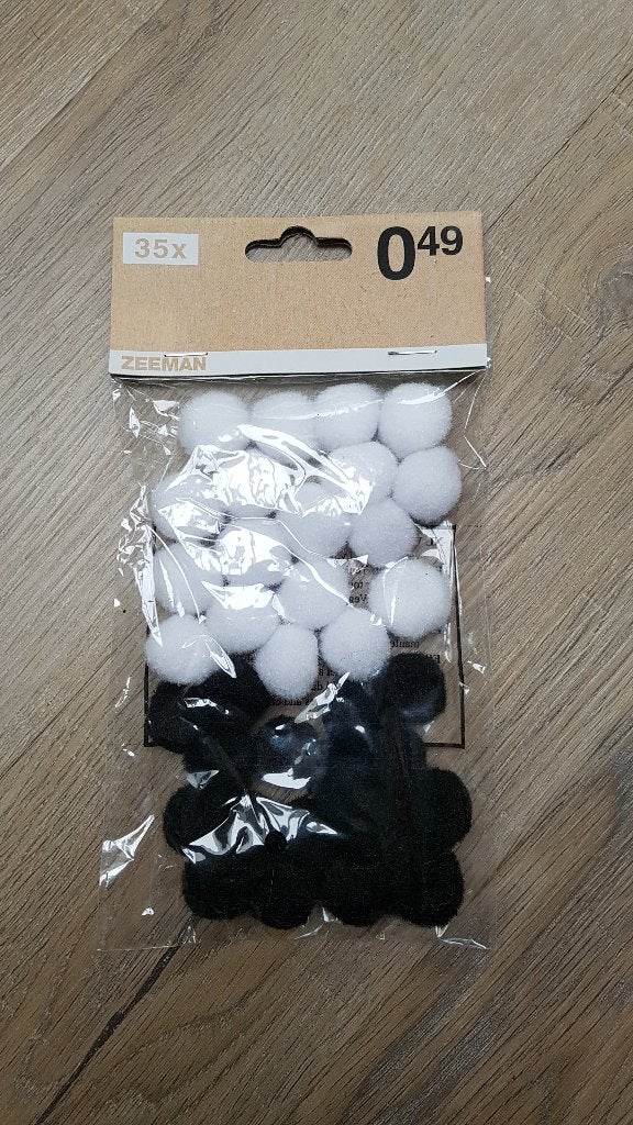 knutselen 35 Stoffen decoratie bolletjes Zwart en Wit  , Ophalen of Verzenden, Nieuw, Knutselmateriaal, Overige merken