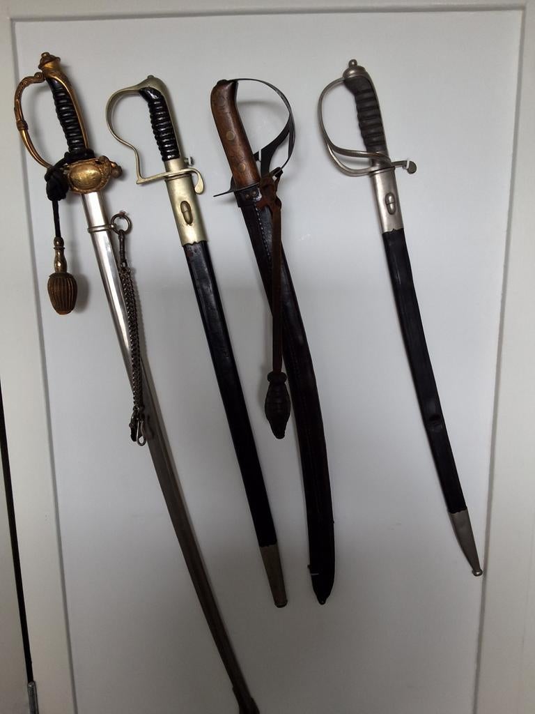 Politiesabels, Verzamelen, Ophalen, Landmacht, Nederland