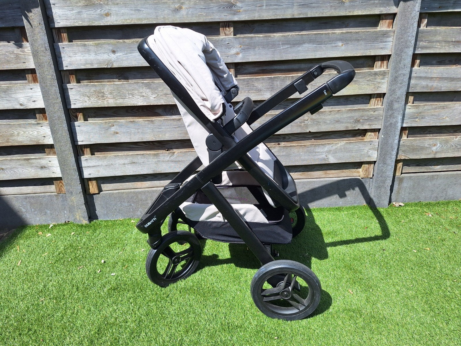 Dubatti Two kinderwagen mushroom grey met accessoires, Gebruikt, Verstelbare duwstang, Combiwagen, Ophalen