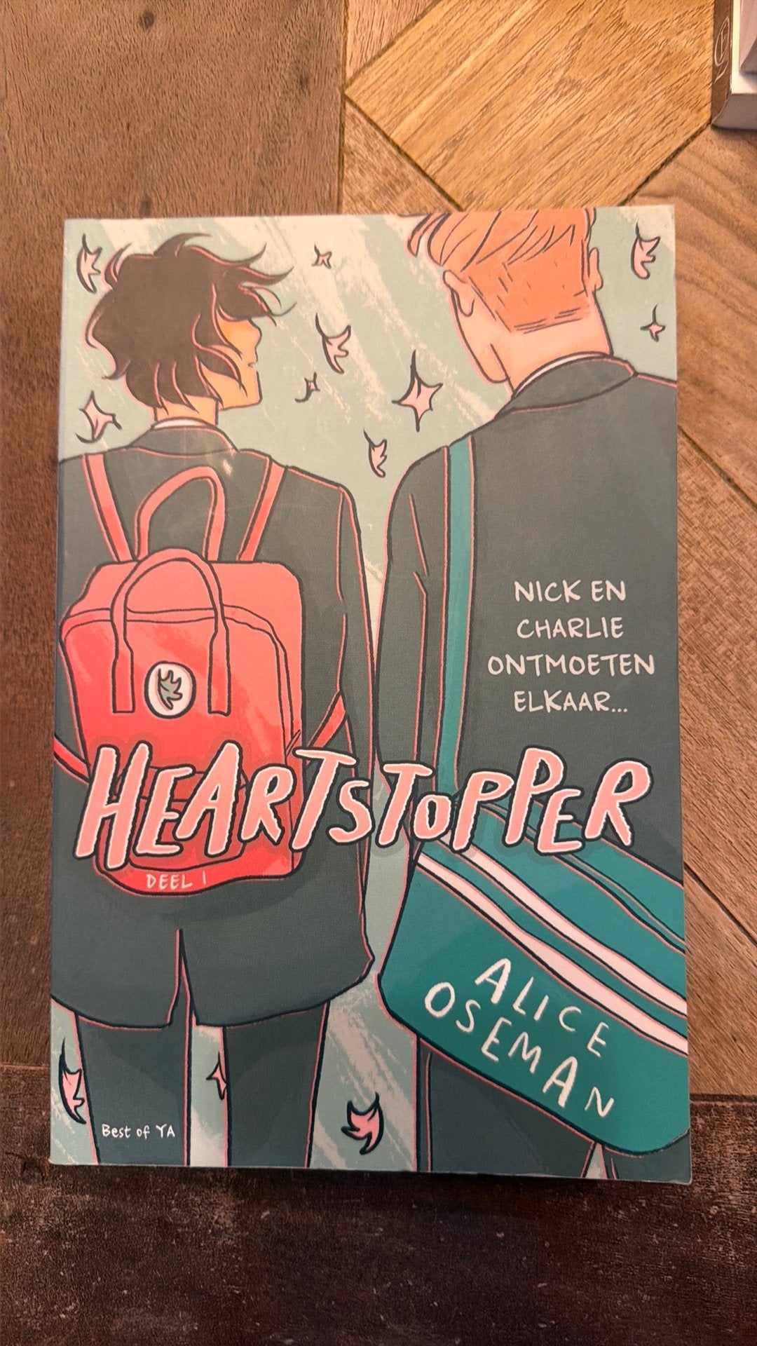 Alice Oseman - Heartstopper Deel 1 (NL), Ophalen of Verzenden, Gelezen, Alice Oseman