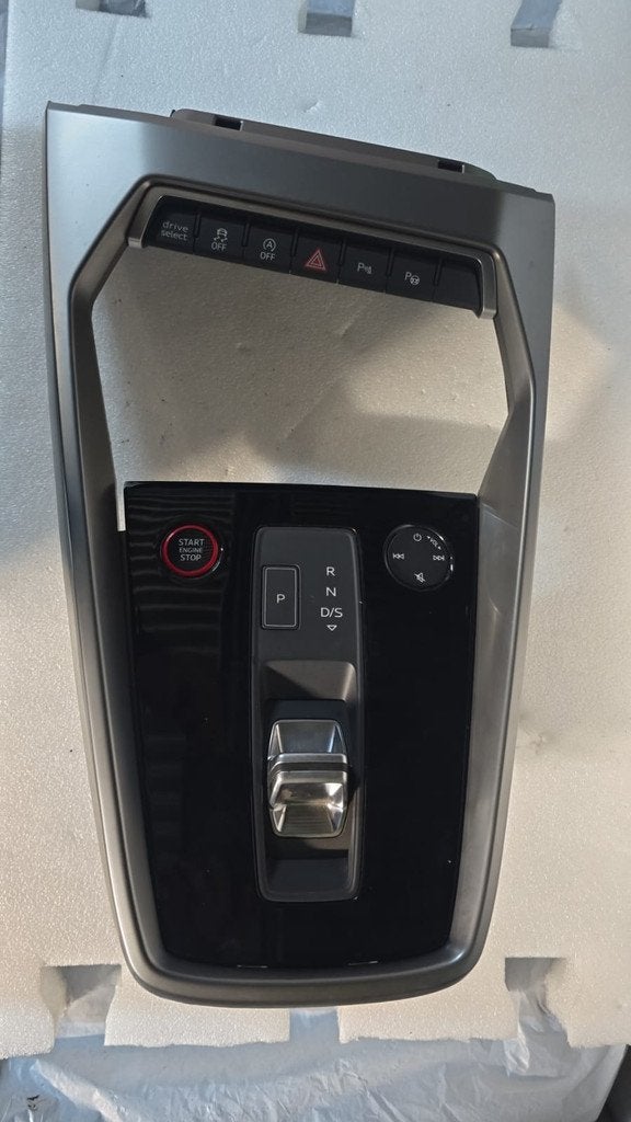 Audi A3 8Y 2020+ Selectiehendel Aut. Middenconsole 8Y1864241, Gebruikt, AUDI AG, Auto-Union-Strasse 1
85045  Ingolstadt, DE, Kundenbetreuung@audi.de
