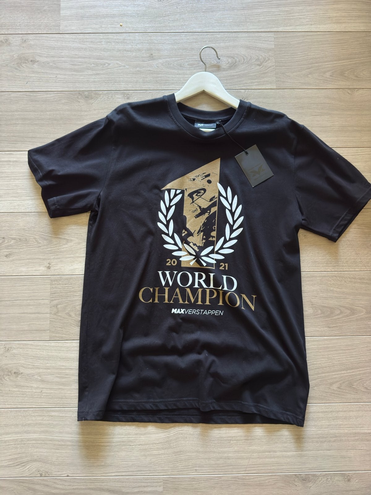 Max Verstappen World Champion 2021 T-shirt Zwart, Kleding | Heren, Ophalen of Verzenden, Nieuw, Maat 56/58 (XL), Zwart
