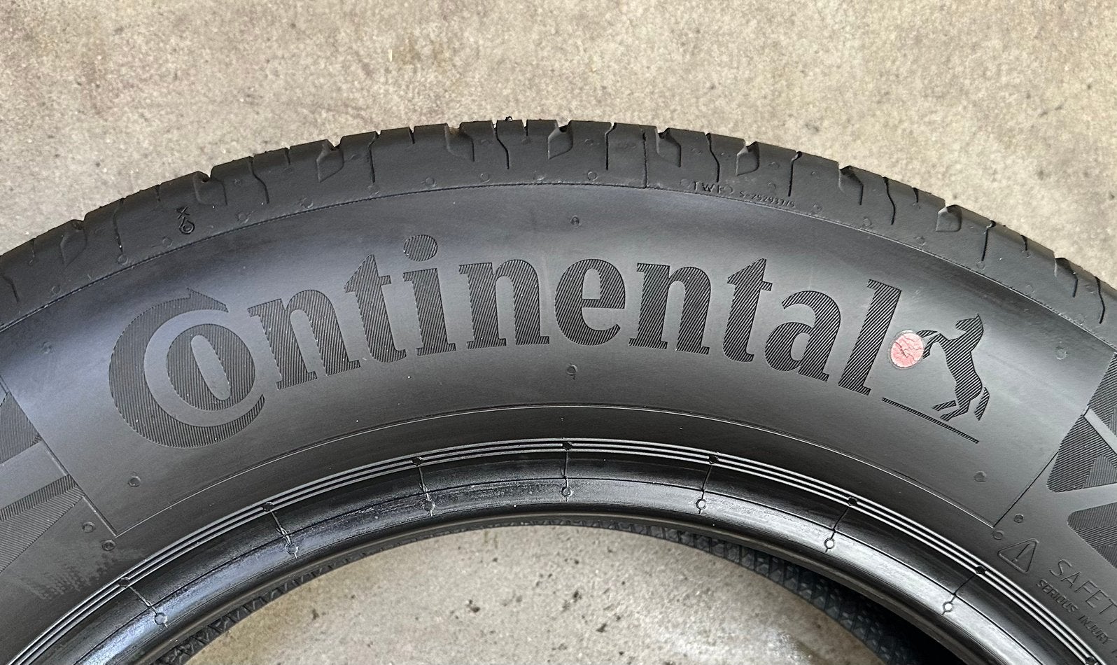 4 Stuks Continental 215 60 17 Zomerbanden Inclusief Montage, 215 mm, Banden en Velgen, 17 inch, Ophalen of Verzenden