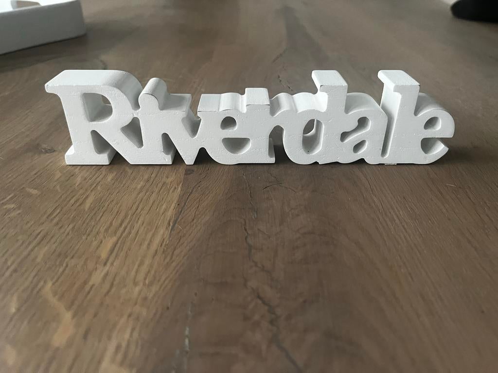 Decoratie woord Riverdale - Wit, 21x4,5x2,75 cm, Huis en Inrichting, Ophalen, Gebruikt