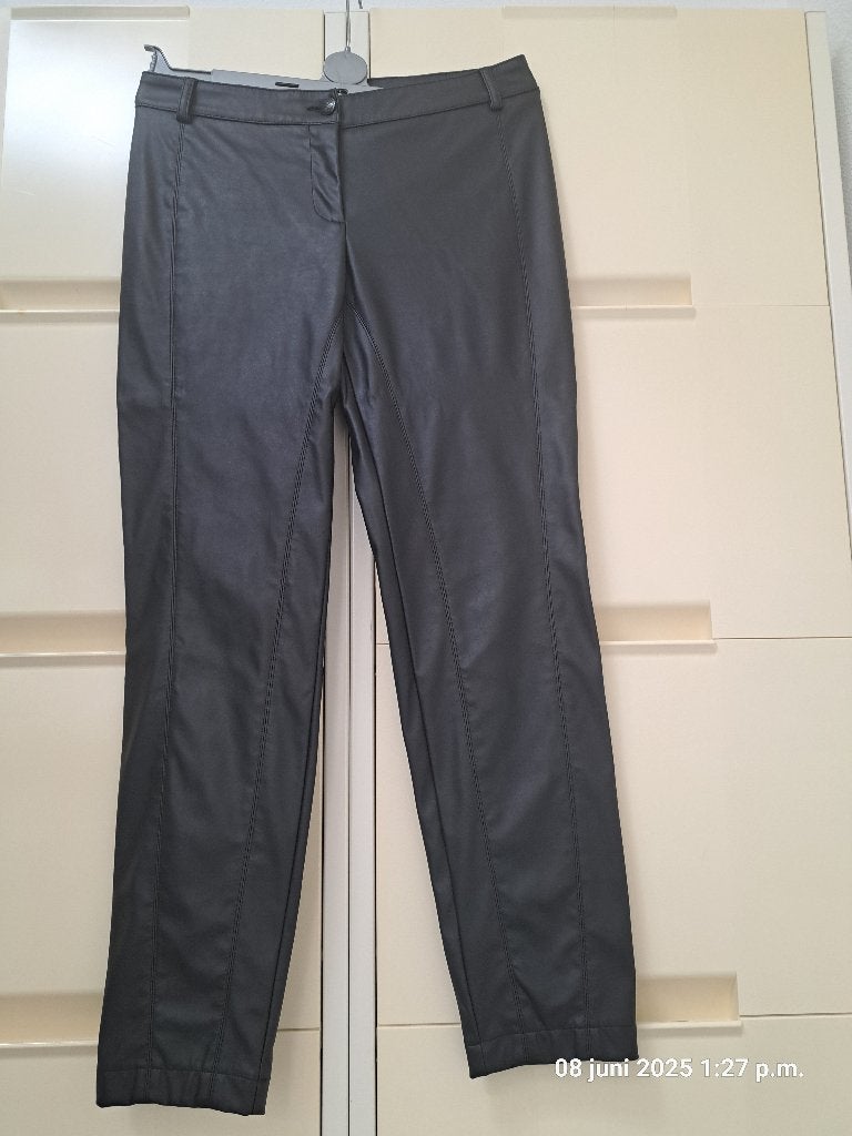 Cambio leatherlook getailleerde broek zwart, maat 36, Zwart, Ophalen of Verzenden, Zo goed als nieuw, Maat 36 (S)