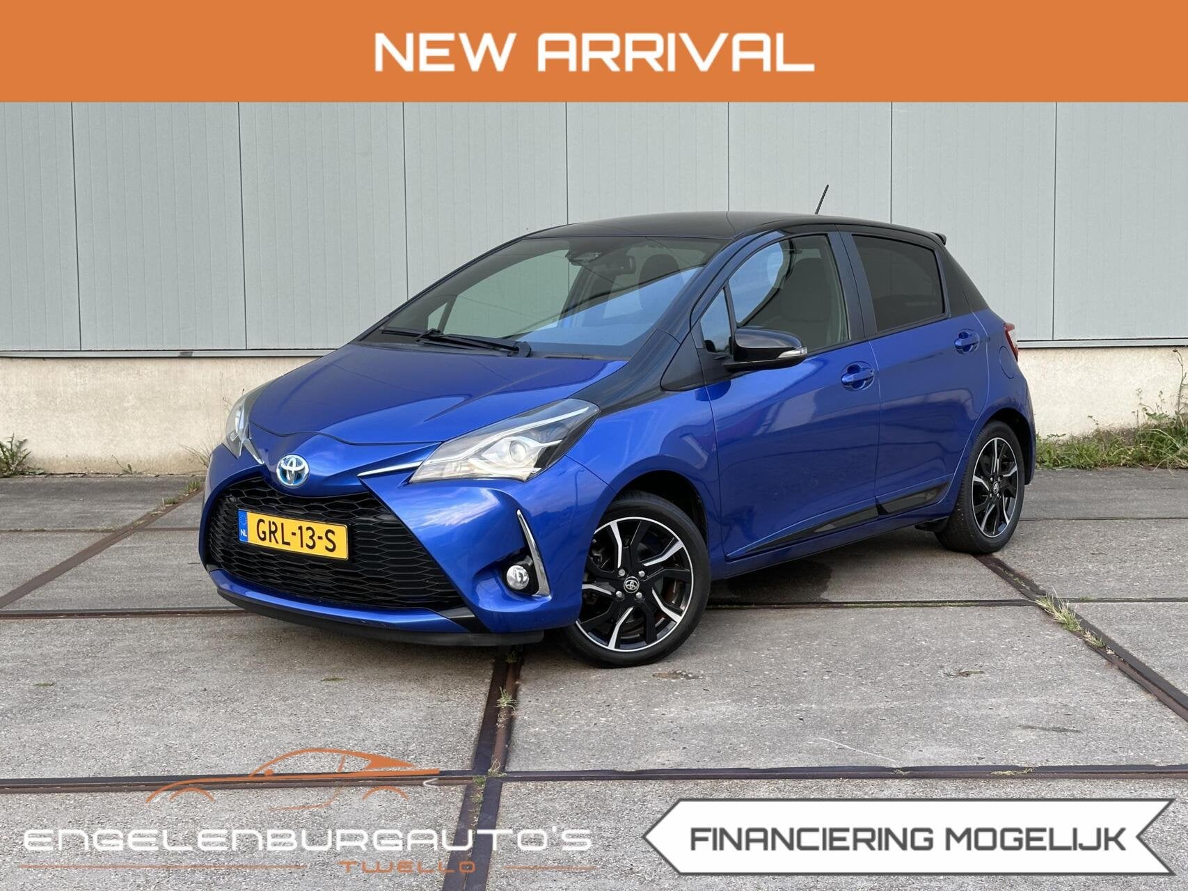 Toyota Yaris 1.5 Hybrid Bi-Tone camera, weinig km!, Gebruikt, Euro 6, 4 cilinders, Blauw