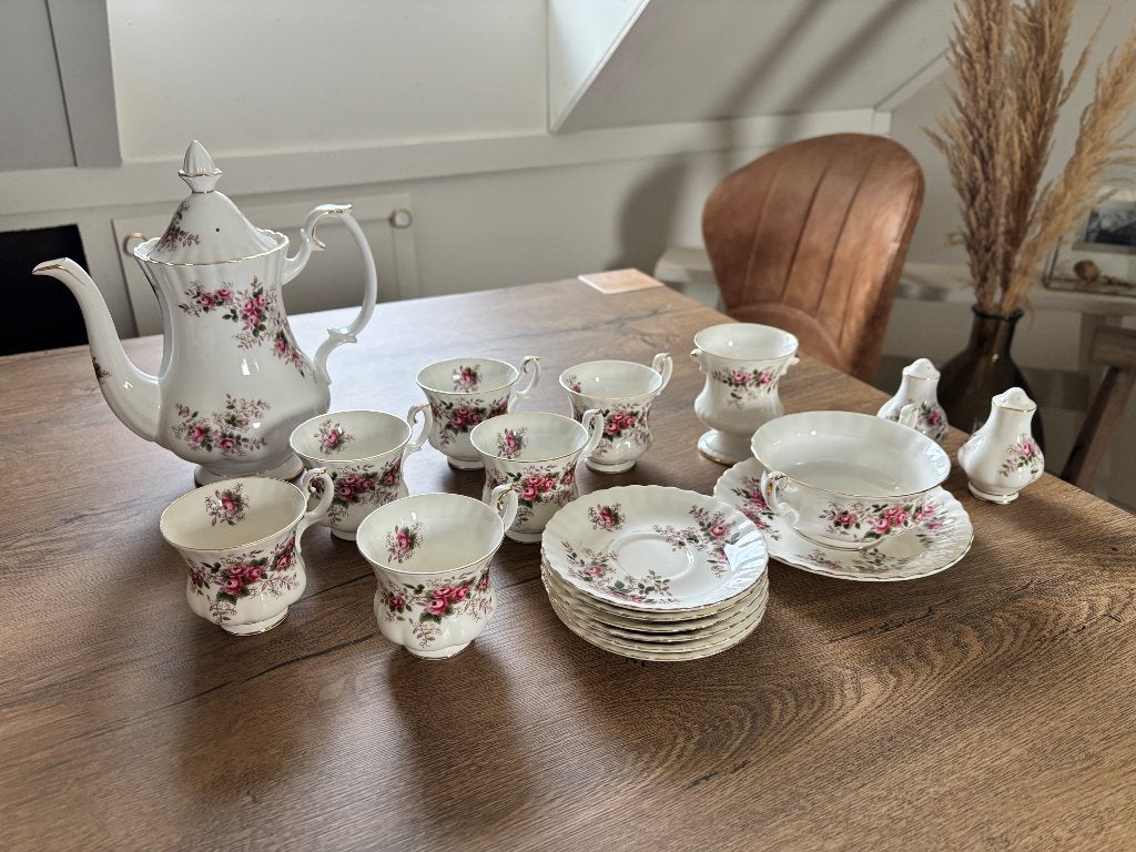 Royal Albert Lavender rose, Antiek en Kunst, Antiek | Servies los, Ophalen of Verzenden