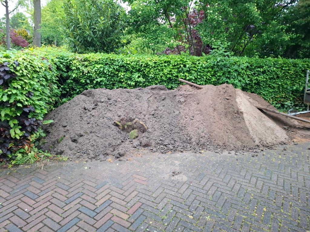 Gratis af te halen: Zand / grond, Tuin en Terras, Zand, Ophalen, Gebruikt, Ophoogzand