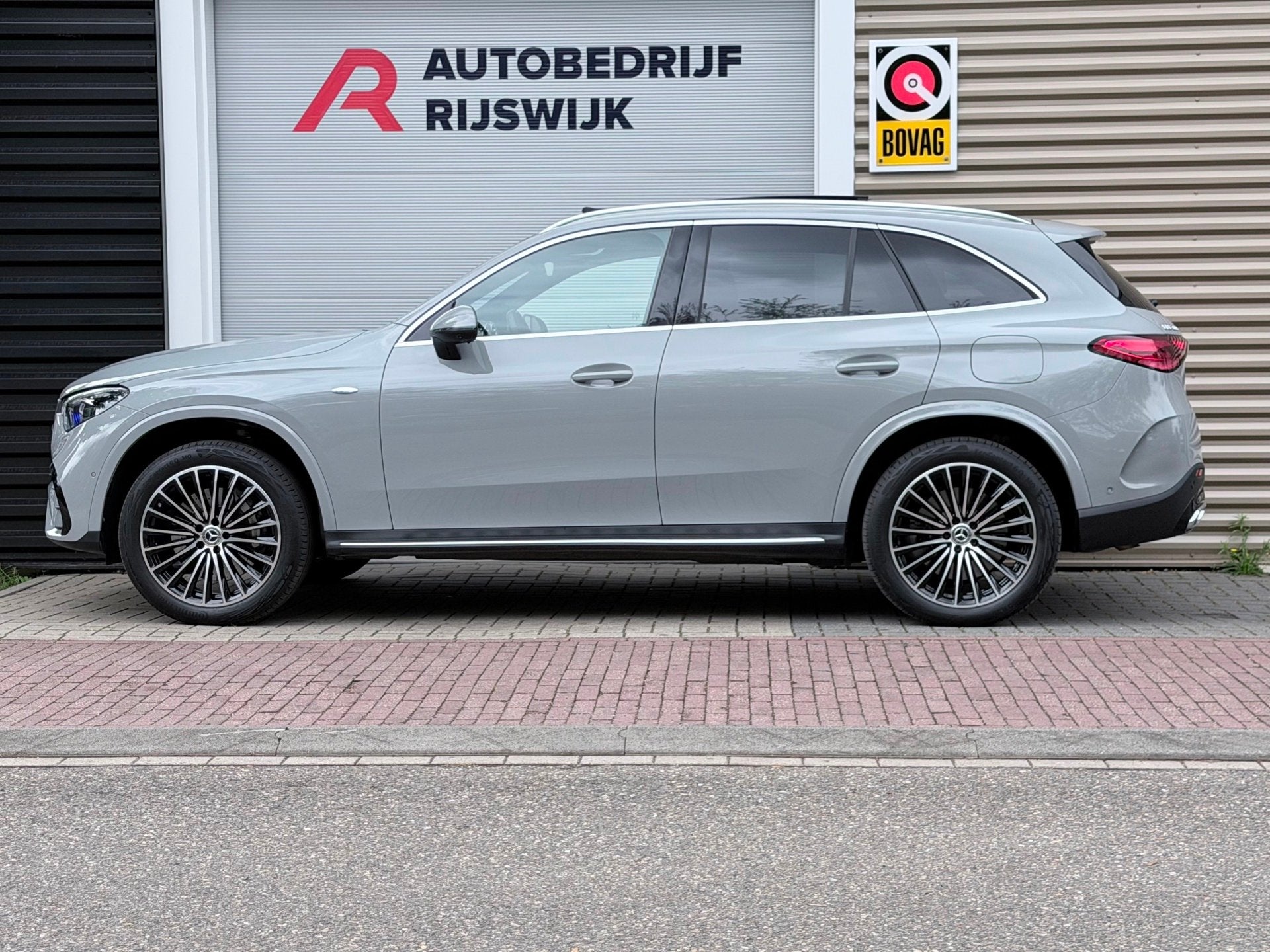 Mercedes-Benz GLC-klasse 300e 4MATIC AMG Pano/Memory/360, Auto's, Automaat, Gebruikt, Vierwielaandrijving, Hybride Elektrisch/Benzine