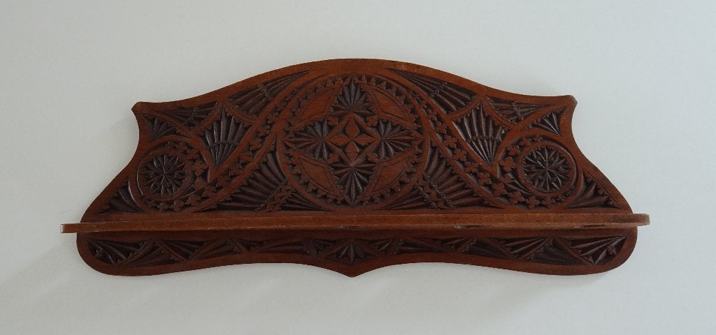 Vintage Handgesneden Art Deco Wandrek uit Friesland 1920, Ophalen