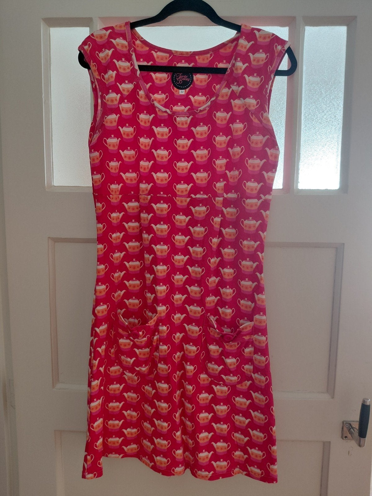 Tante Betsy jurk met theepotjesprint, maat M, Kleding | Dames, Maat 38/40 (M), Tante Betsy, Ophalen of Verzenden, Zo goed als nieuw