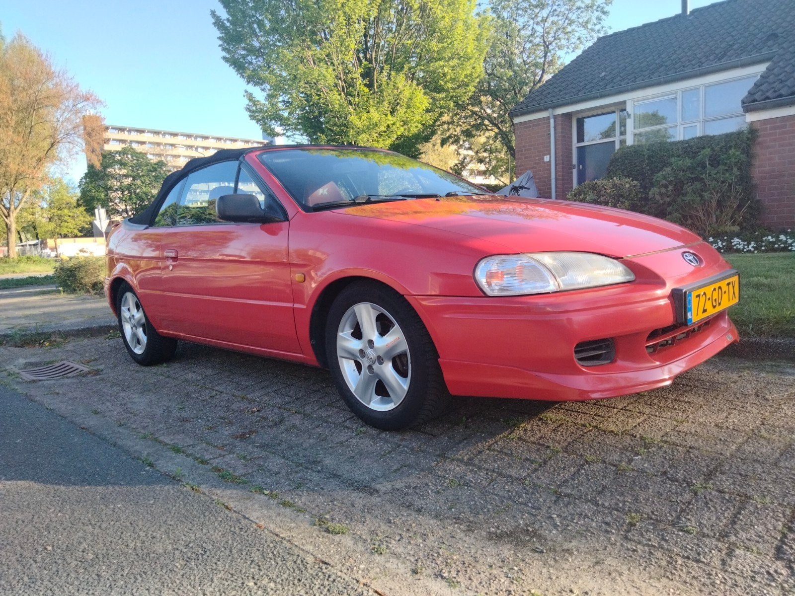Toyota Paseo 1.5 I Convertible 1997 Rood, Auto's, Voorwielaandrijving, 31 €/maand, 4 cilinders, Cabriolet