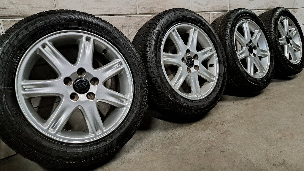 Winterbanden Volvo S70 C70 V70 850 S80 S60 205/55/16, Auto-onderdelen, Gebruikt, 16 inch, Banden en Velgen, Personenwagen