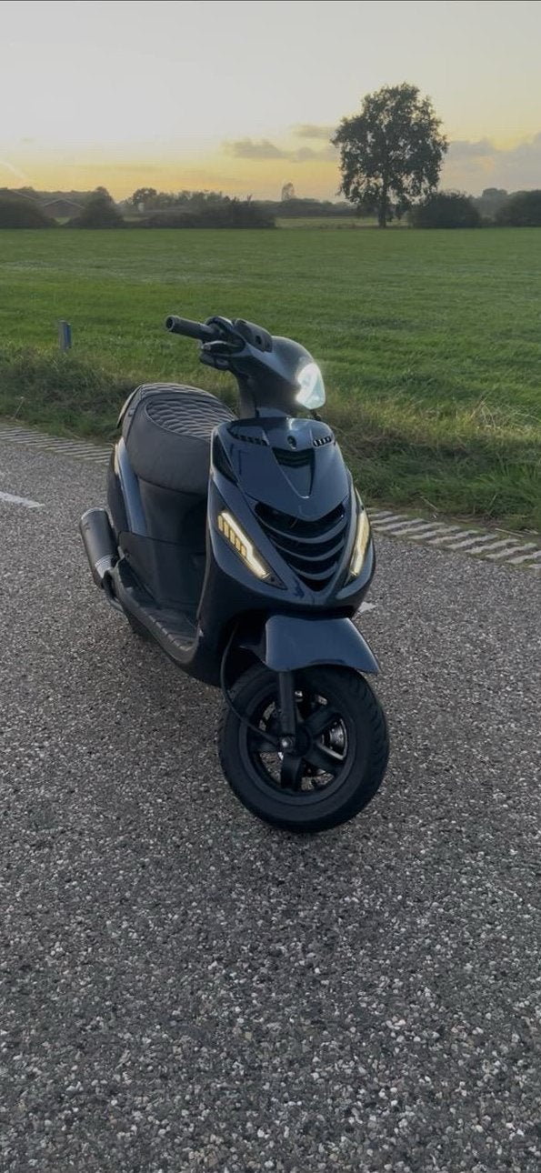 Zip 50cc 4 takt, Ophalen of Verzenden, Zo goed als nieuw, Benzine, Zip