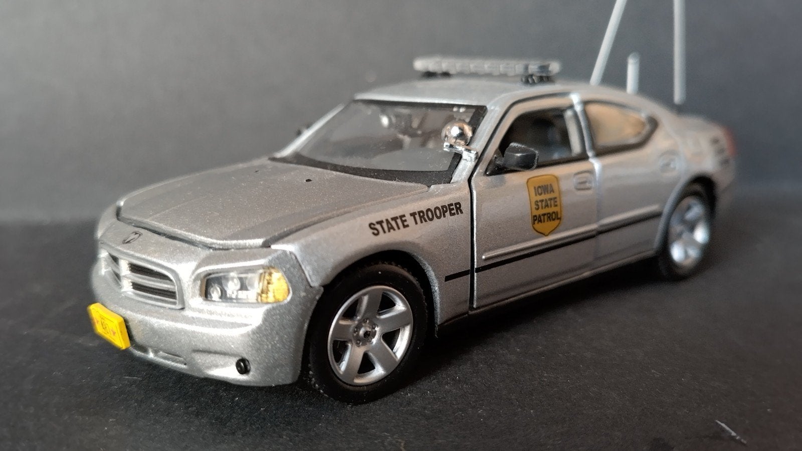 Dodge Charger Iowa State Police 1:43 first Reponse Pol, Overige merken, Auto, Verzenden, Nieuw