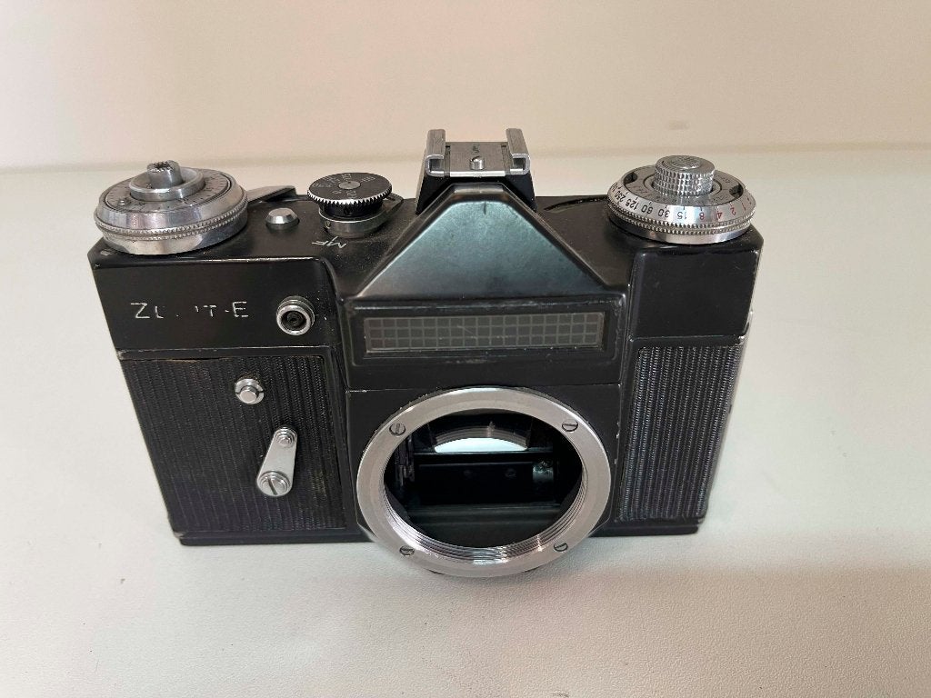 ZENIT-E Analoge Sovjet-Unie fotocamera BODY, Spiegelreflex, N, Ophalen of Verzenden, Zenit