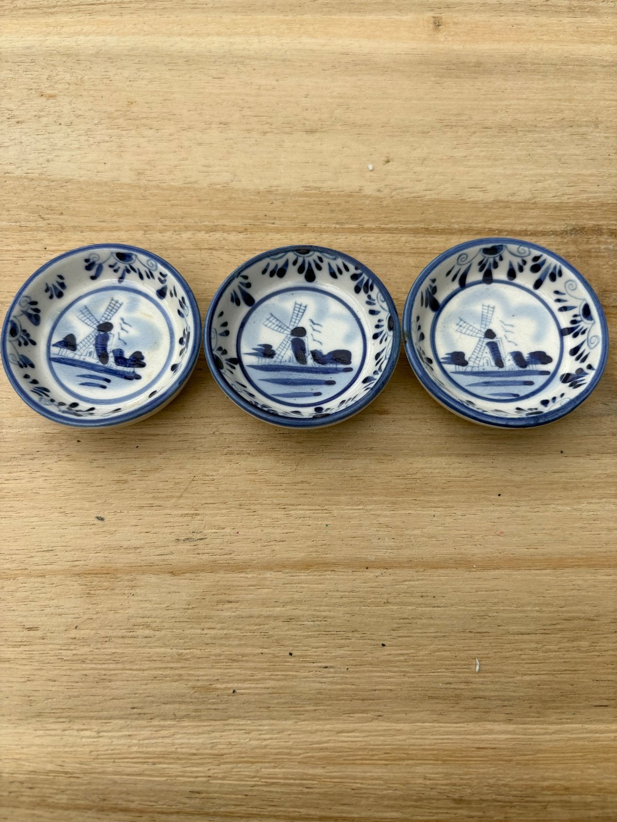 Set van 3 Delfts blauwe miniatuur schaaltjes met molens, Antiek en Kunst, Ophalen of Verzenden