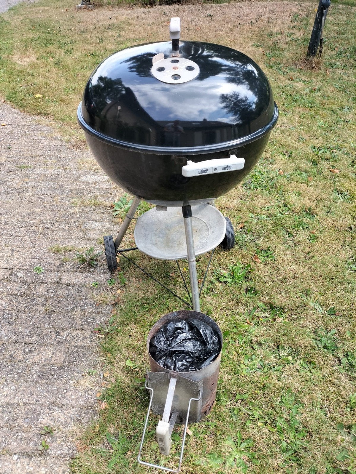 Weber Barbecue 57 cm met brikettenstarter, Ophalen, Gebruikt, Weber