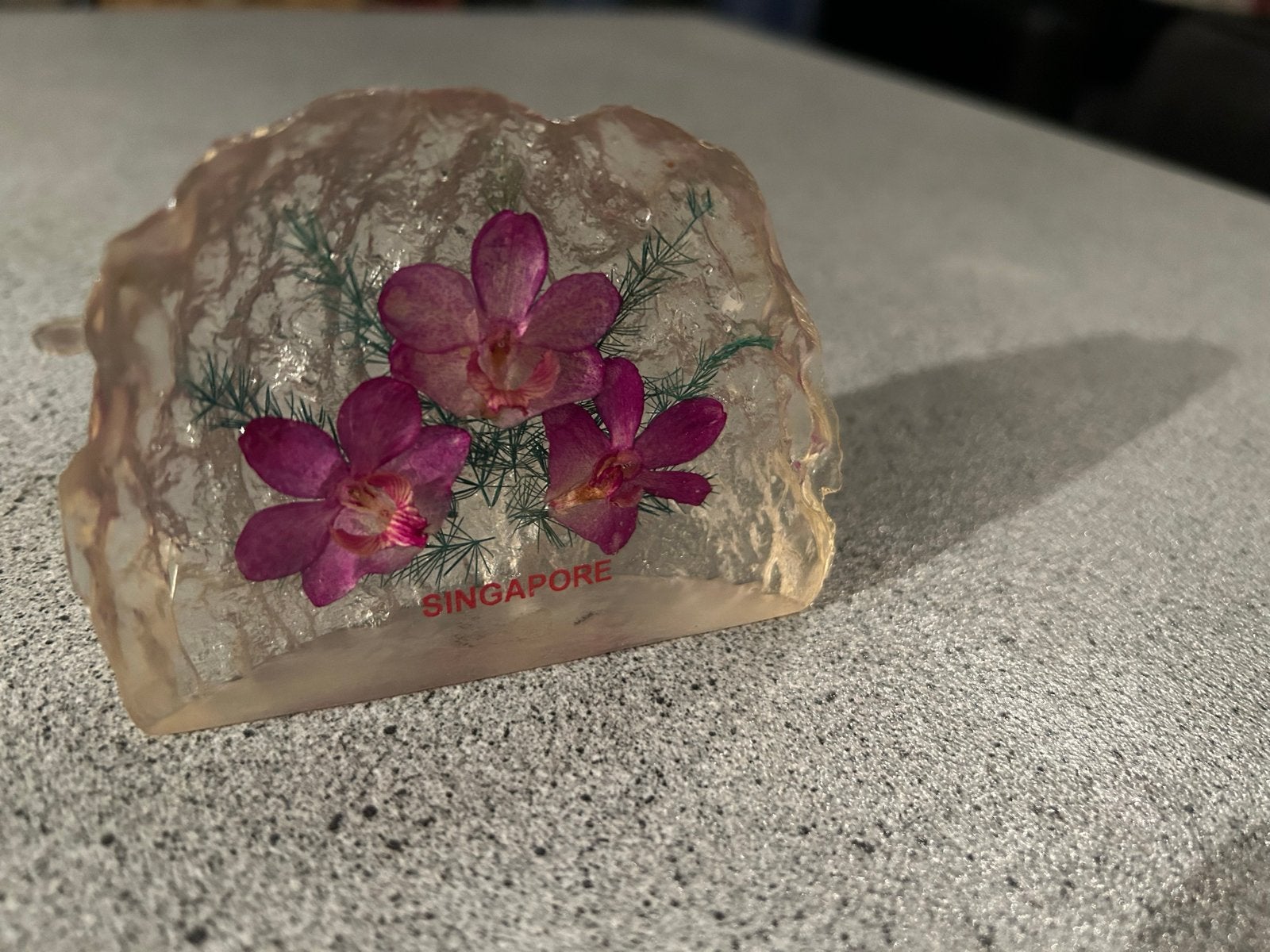 Vintage Singapore Orchidee Hars Briefopener/Decoratie, Verzamelen, Overige Verzamelen, Ophalen of Verzenden, Zo goed als nieuw
